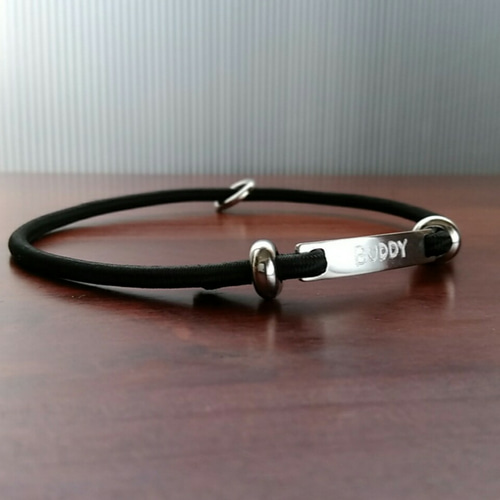 ネームチョーカー/バンジーゴム(ブラック) 彫金タイプ 丸カン付き