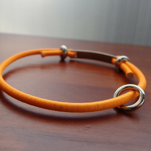 住所と電話番号が入る・ネームチョーカー/バンジーゴム オレンジ