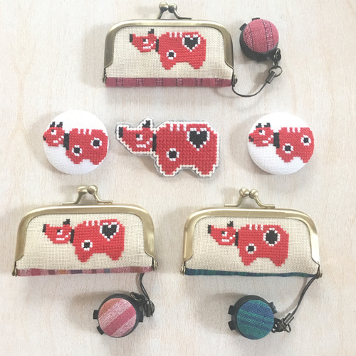 赤と黒の花刺繍収納ボックス ウィンドウボックスホルダー 650 バイス式 ブラック NPM-BH1VB