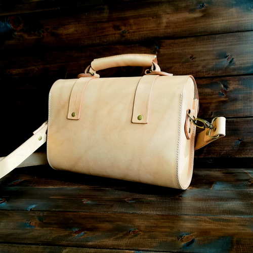 栃木レザーで作ったヌメ革のショルダーバッグ】 牛革 レザー 本革