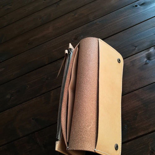 栃木レザーで作ったヌメ革のロングウォレット】 牛革 レザー 本 栃木レザーで作ったヌメ革のロングウォレット】 牛革 レザー 本