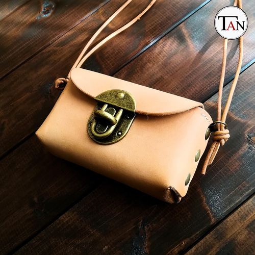 栃木レザーで作ったヌメ革のカメラケース】 牛革 レザー 本革 ポーチ