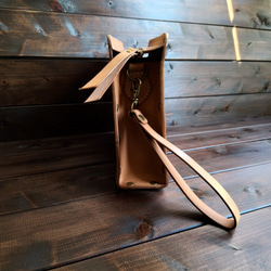 【栃木レザーで作ったヌメ革のセカンドバッグ】　牛革 レザー 本革　コンパクト　シンプル　ナチュラル　クラッチバッグ 3枚目の画像
