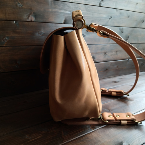 栃木レザーで作ったヌメ革のリュック】 牛革 レザー 本革 シンプル