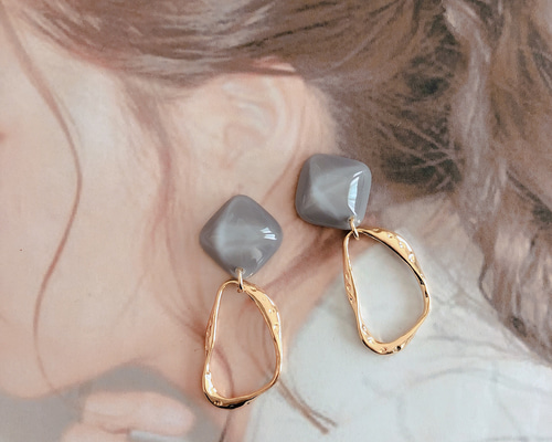 ゴールド×グレーイヤリング❤︎ グレー×ツイストフープゴールド【ピアス・イヤリング】 イヤリング