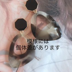 多角形ブラック×マーブル【ピアス・イヤリング】 3枚目の画像