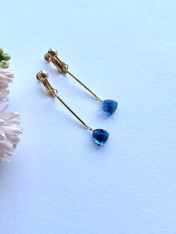 London Blue Quartz Earrings ロンドンブルークォーツのスティックイヤリング 3枚目の画像