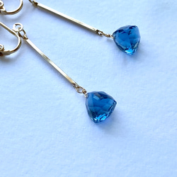 London Blue Quartz Earrings ロンドンブルークォーツのスティックイヤリング 5枚目の画像