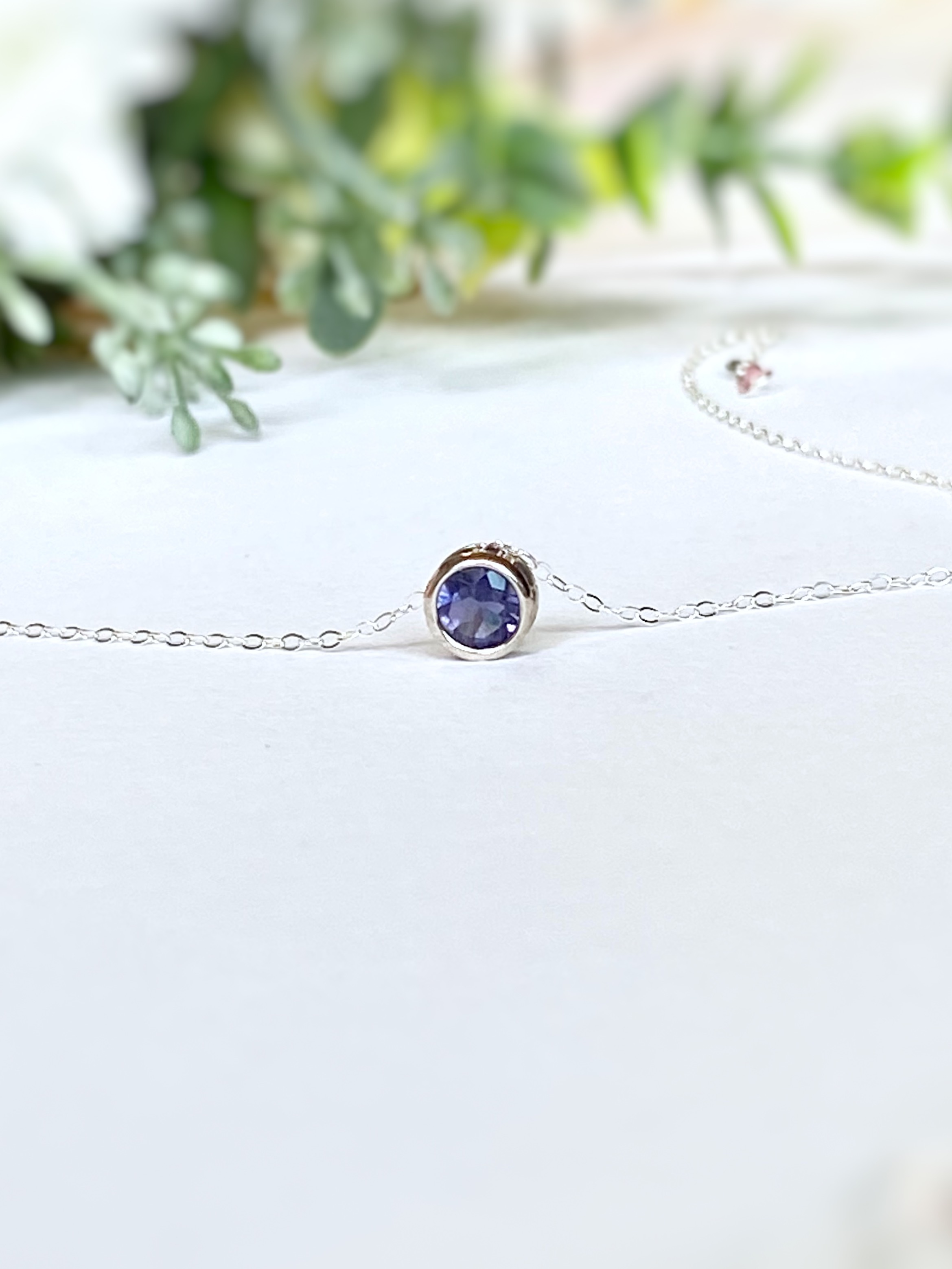 再販♡ 宝石質アイオライト AAA 5mm ベゼルネックレス 14kgf 菫青石 3月誕生石