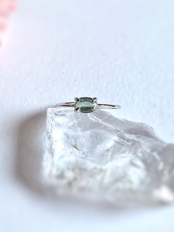 グリーンカイヤナイトの指輪 宝石質AAA/sv925  フリーサイズ 3枚目の画像