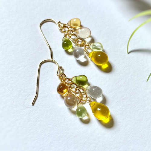 再販♡ 朝露のしずく チェコガラスビーズのピアス/イヤリング Vitamin