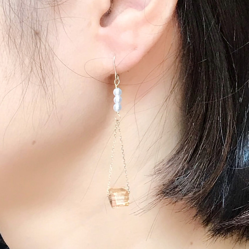 キューブピアス/イヤリング ゴールド ピアス（フック・チェーン  