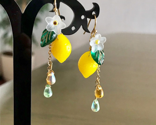 再販♡ レモンの季節 ジューシー チェコガラスビーズのピアス  