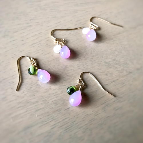 9-4  チェコフラワーとガラスとローズピンクメノウのペンダントトップ 再販♡ ２トーン ピンク×ピンク チェコガラスビーズのピアス/イヤリング ピアス（フック・チェーン） トゥッティ フルッティ 通販  8247856｜Creema(クリーマ)