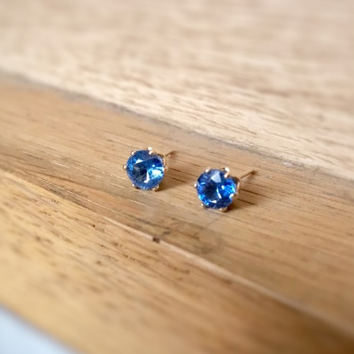 宝石質カイヤナイト 5mm シンプルスタッドピアス 14kgf ピアス