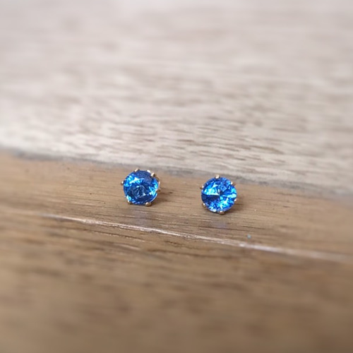宝石質カイヤナイト 5mm シンプルスタッドピアス 14kgf ピアス