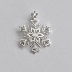 snowflake~雪の結晶~モチーフ・シルバーペンダントトップ《期間限定 SALE》 3枚目の画像