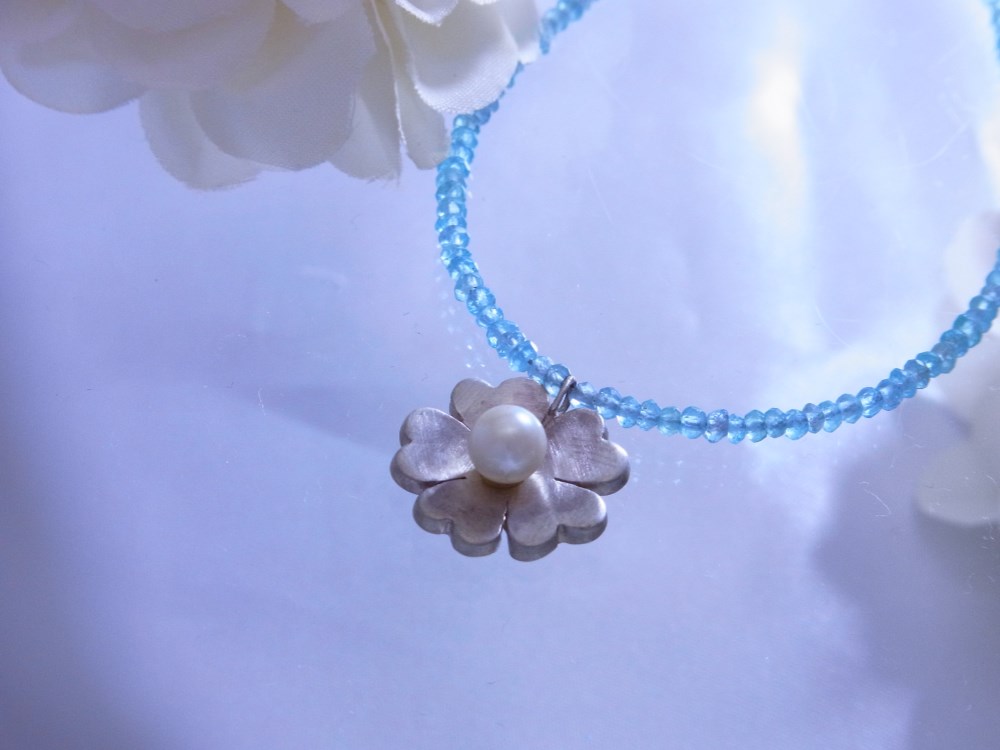 お花とアパタイトのブレスレット　《1点限り　SALE》