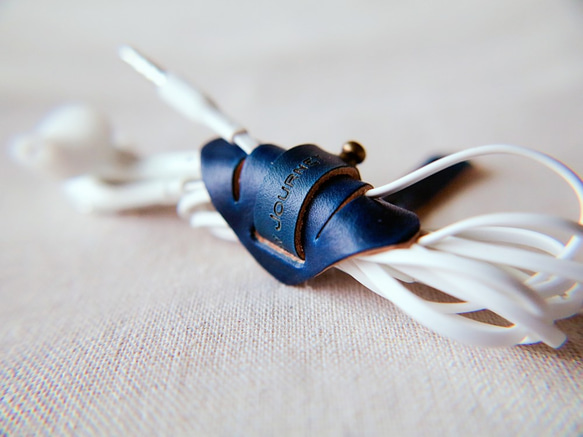 充電線 耳機線 電源線 捲線器 收線器 集線器 手工 皮革-藍色 第2張的照片