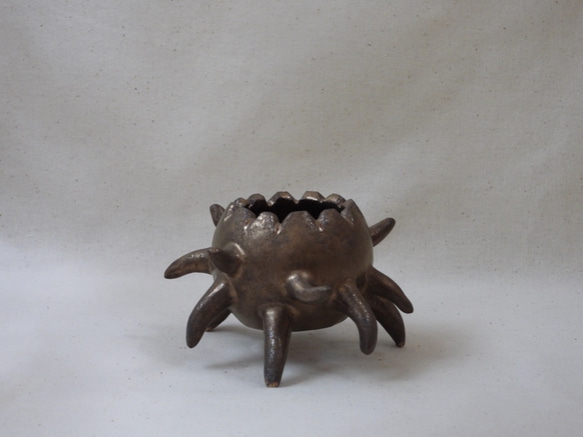 金彩ギザギザ陶製植木鉢(b) 4枚目の画像