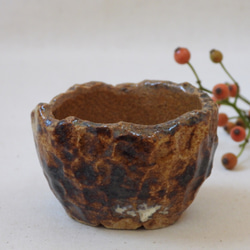 ゴツゴツ陶製豆植木鉢 1枚目の画像