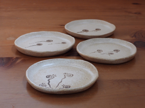 うずまき柄　陶製皿B 5枚目の画像