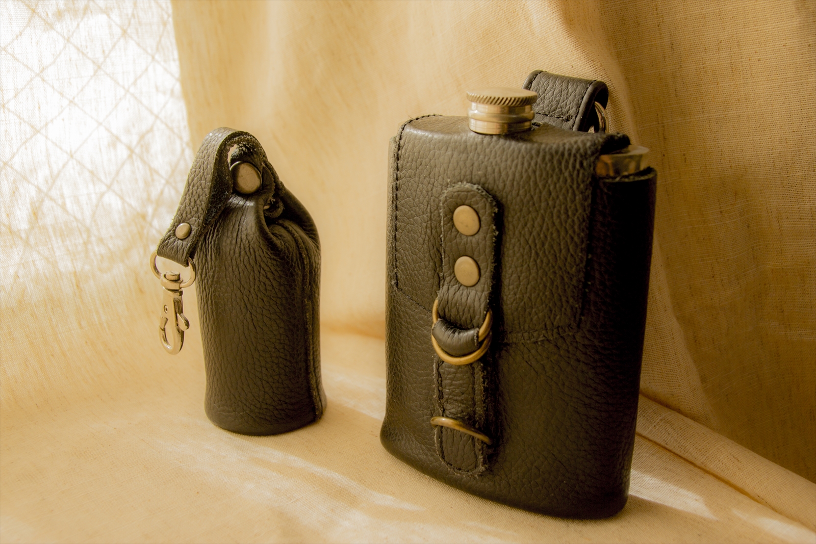 スキットル　ドイツ製　レトロ　皮ケース