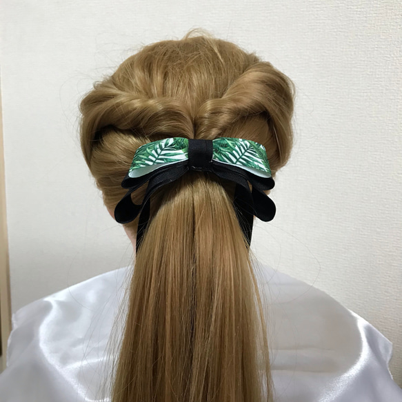 大人可愛い夏のヘアリボン ポニーフックC 黒×リーフ柄 3枚目の画像