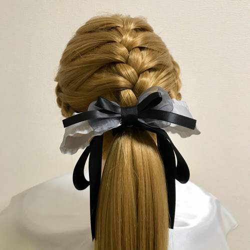 プリンセス風黒とグレーの大人可愛い揺れるヘアリボン ポニー