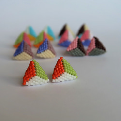 三角形串珠耳環 delica beads 15mm 立體質感 三色 耳針 粉色 7天不同 禮物 時尚女生 第2張的照片
