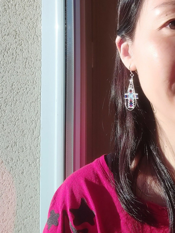 串珠十字耳環 53-60mm 水滴形 耳鈎 手編delica珠 橘綠 藍白紅黑  垂墜 禮物 女生 第2張的照片