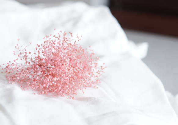 特別な1日のヘアアイテム◎レッド・スモークピンク桜色 かすみそうミニ束×8 1枚目の画像