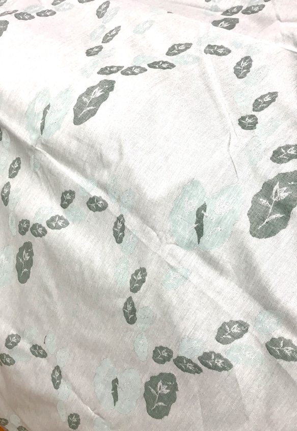 チューリップ柄ジャガード織、綿100%生地、緑（抗菌防臭加工）115cm×250cm 3枚目の画像