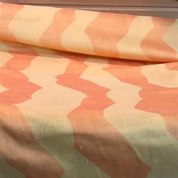 ジャガード織ダブルガーゼ綿100%生地ウェブ柄オレンジ黄 3枚目の画像