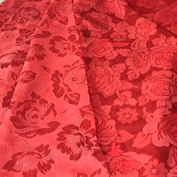 薔薇柄薄いダブルガーゼ綿100%生地ピンクっぽい赤 1枚目の画像