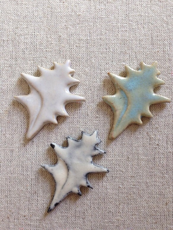 海の巻き貝の箸置き（白、水色、粉引） 3枚目の画像
