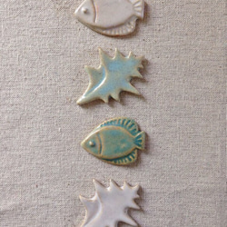海の巻き貝の箸置き（白、水色、粉引） 5枚目の画像