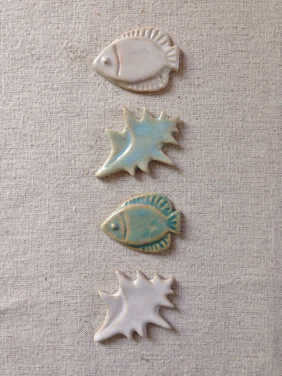 海の巻き貝の箸置き（白、水色、粉引） 5枚目の画像