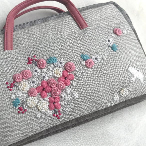 再販×２　通帳ポーチ「花と鳥たち」 通帳ポーチ　ペンケース　スマホポーチ　手刺繍　Wファスナー　　 7枚目の画像