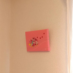 手刺繍パネル「花まとうハリネズミ　ピンク」　インテリア　ファブリックパネル 5枚目の画像