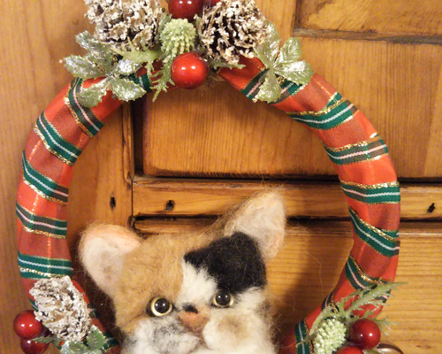 クリスマスリース三毛猫 羊毛フェルト pipi 通販 8229739｜Creema