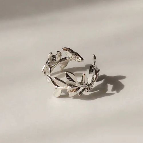 Leaf crown earcuff／シルバーカラー／花かんむり／植物／イヤーカフ