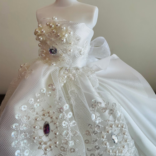 ウエディングドレス　トルソー付き　ハンドメイド ウエディングドレス トルソー付き ハンドメイド