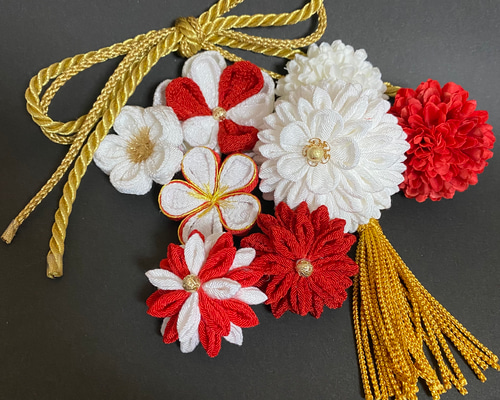 再販受け　つまみ細工髪飾り　　水引リボン　紅白　ゴールド　ラインストーン 再販受け つまみ細工髪飾り 水引リボン 紅白 ゴールド ラインストーン