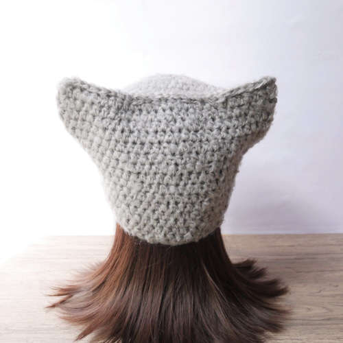 ふわっと軽いモヘアの猫耳ニット帽＊グレー＊ ニット帽・ビーニー