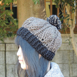リーフな編み目のニット帽（オリーブ×ブラック） 5枚目の画像