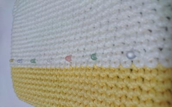 手編みのシンプル+ビーズポーチ　イエロー 3枚目の画像