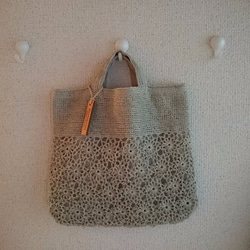 【受注制作】リネン糸のシンプルモチーフ編みバッグ　手提げ 2枚目の画像