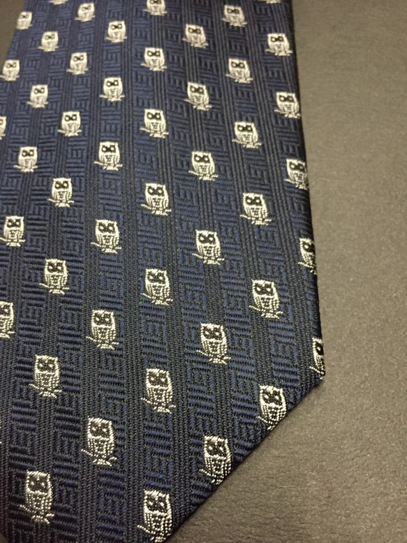 「京織」オリジナルネクタイ　シルク100％　ふくろう　濃紺　　　　 3枚目の画像