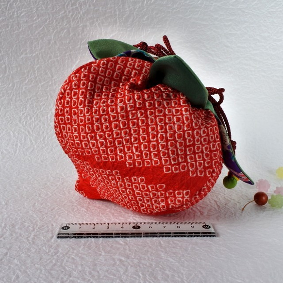 赤い絞りの　イチゴ　ポーチ　mr-4 3枚目の画像